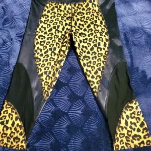 Leopard Print Capri Zumba leggings